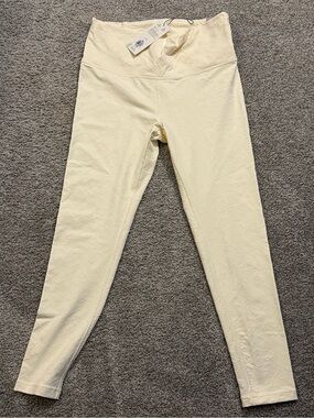 NWT CALIA by Carrie Underwood High Waist Textured 7/8 Leggings in Cream Size LG